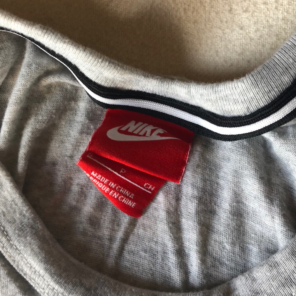 Nike workout Tank - Picture 2 of 4